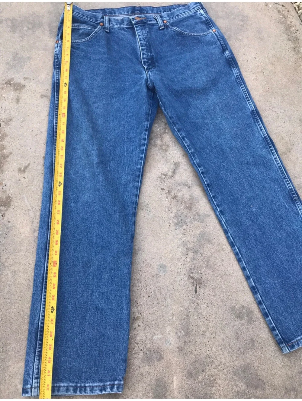 Wrangler Regular Fit Men's Jeans 36 x 32 Blue Medium Wash Straight Leg RN 130273